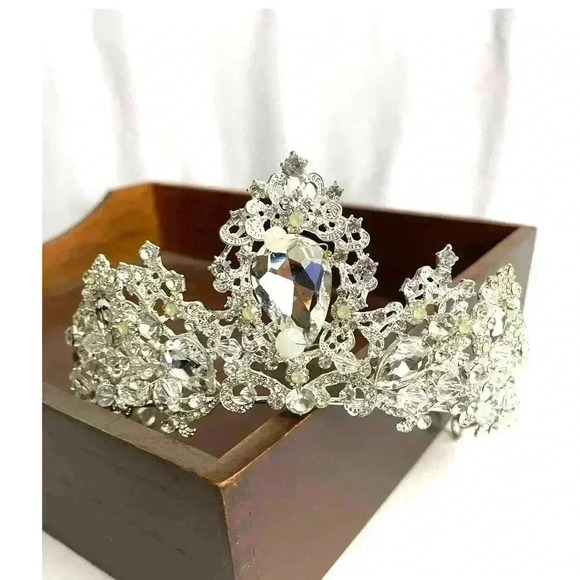 Clear Rhinestone Silver Tone Metal Tiara Crown Pearl Beaded Floral - Picture 6 of 16